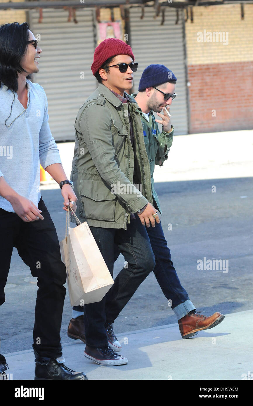 Bruno Mars out and about in Manhattan. New York City, USA - 04.04.12 Stock  Photo - Alamy, image size:866x1390