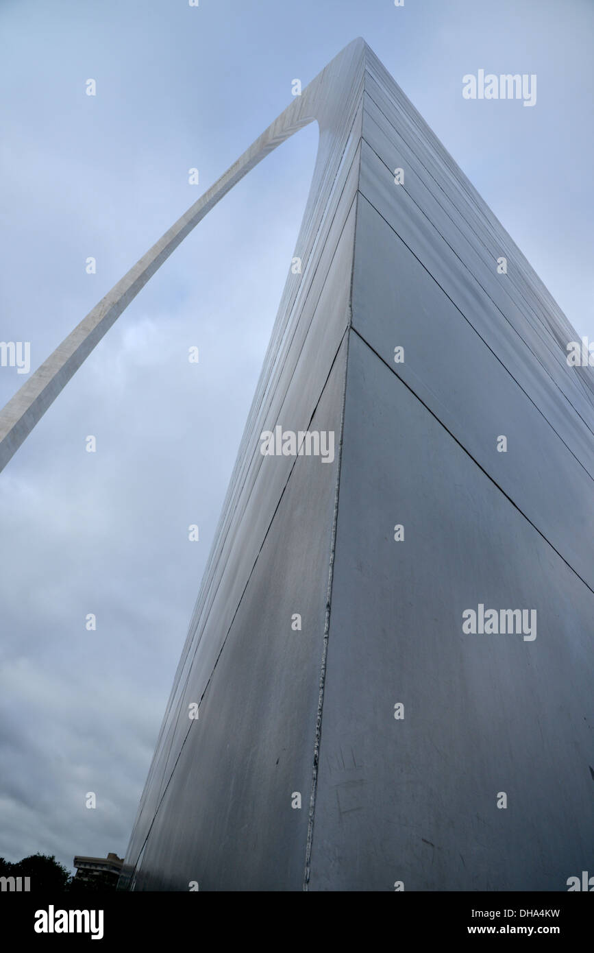 Gateway Arch, St Louis, Missouri. Built 1965, the stainless steel Stock Photo: 62303469 - Alamy
