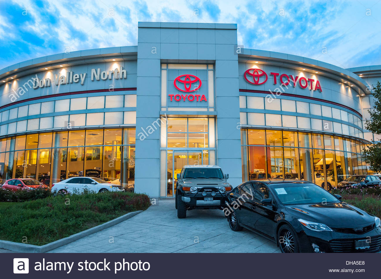Car Dealers Toronto >> Toyota Dealer In Toronto Canada Beautiful Car Dealer In North Car Dealers Toronto >> Toyota Dealer In Toronto Canada Beautiful Car Dealer In North