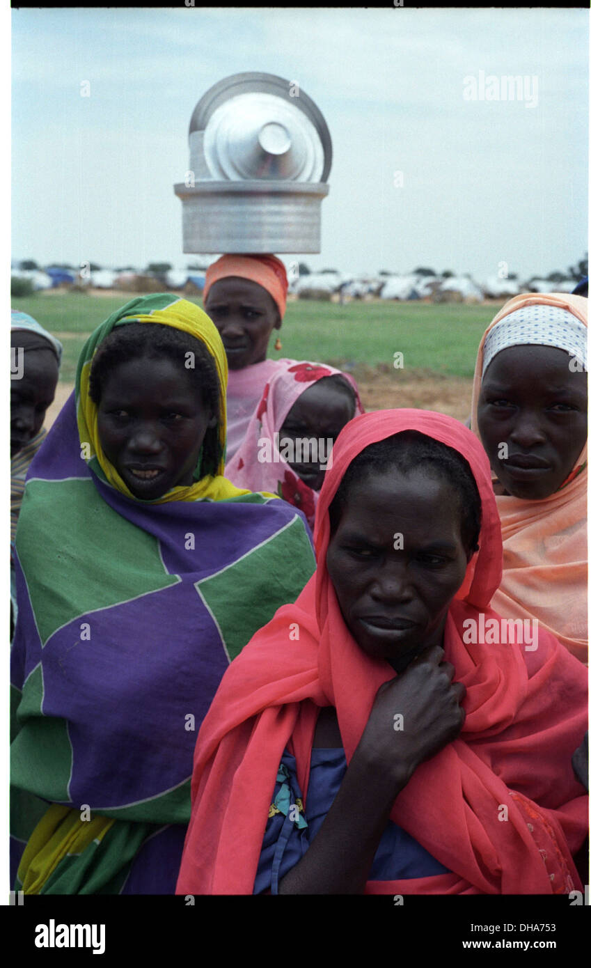 ipjr09444060September 2004 Kalma IDP Camp Nyala Janub Darfur SudanWomen of the kalma IDP Camp. An IDP (Internially Displaced Stock Photo