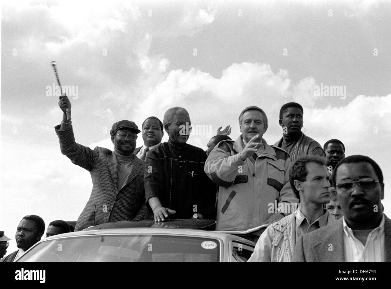 ipjr9301001101993 +- September East rand Johannesburg South Africa. Buthalezi, Mandela and Botha surrounded by their bodyguards Stock Photo
