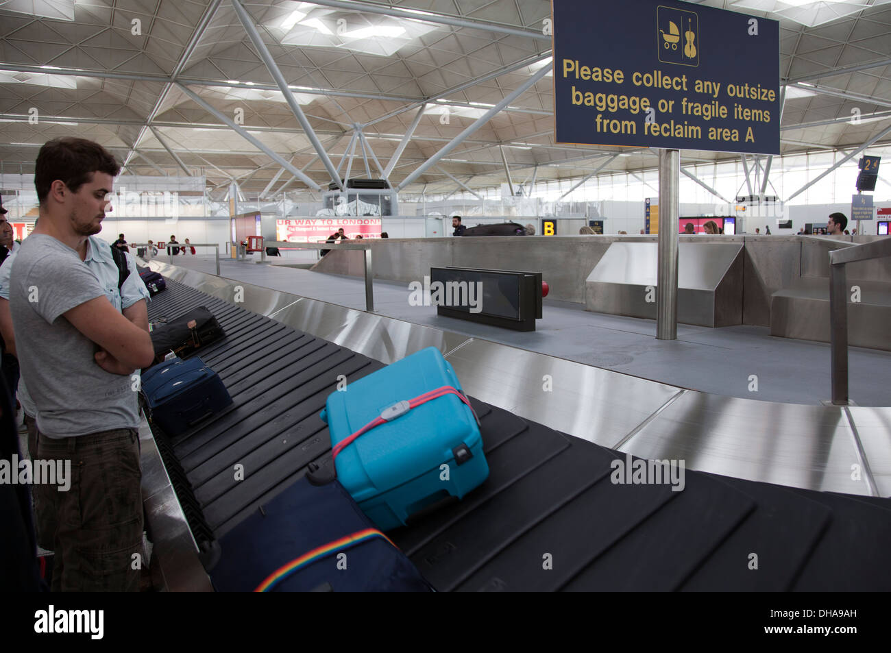 Baggage carousel hires stock photography and images Alamy