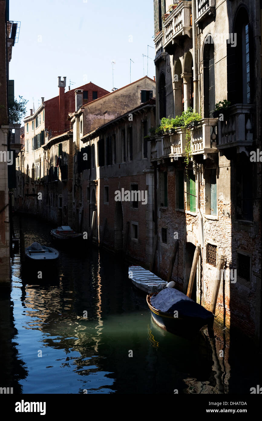 Venice boats hi-res stock photography and images - Alamy
