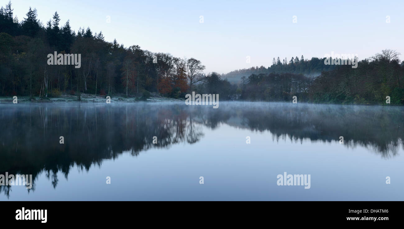 Shearwater Lake, Wiltshire, covered by mist of a calm autumn morning. Stock Photo