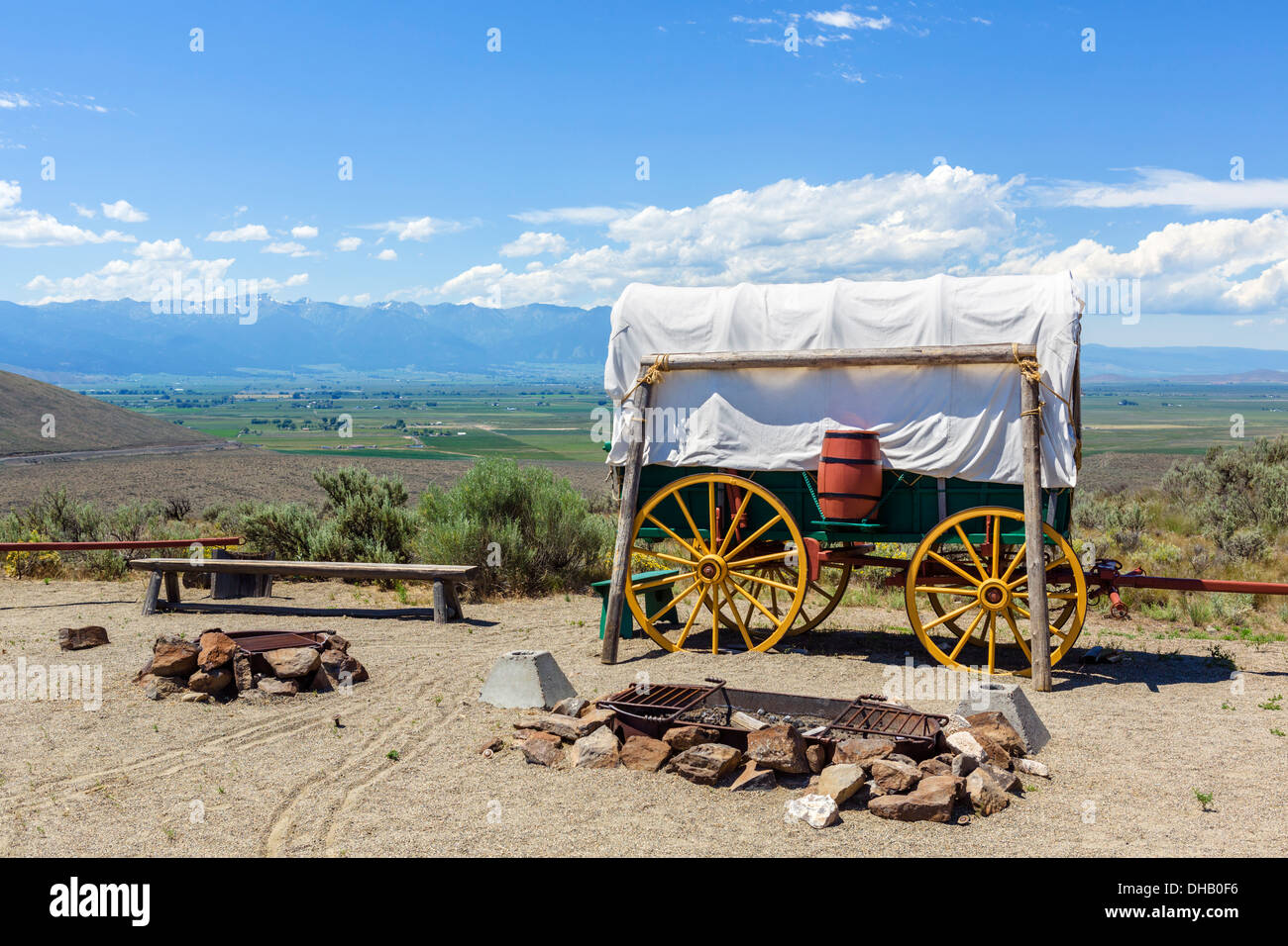 Covered wagon at the Wagon Encampment, National Historic Oregon Trail Interpretive Center, Baker, Oregon, USA Stock Photo