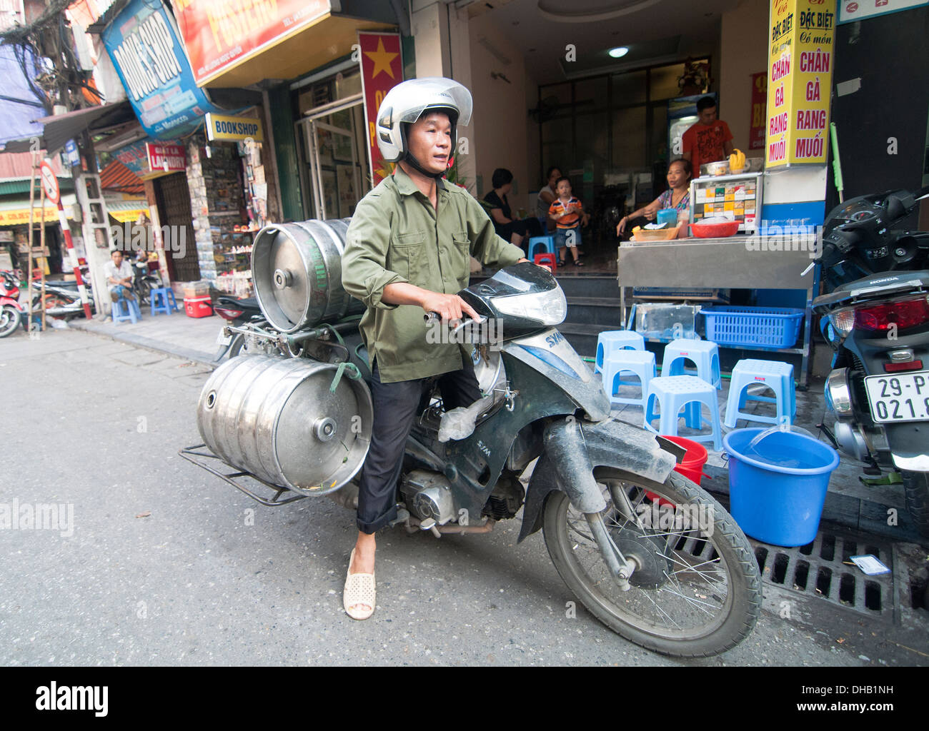 Bia Hoi draft beer delivery to the old quarter in Hanoi Stock Photo Alamy
