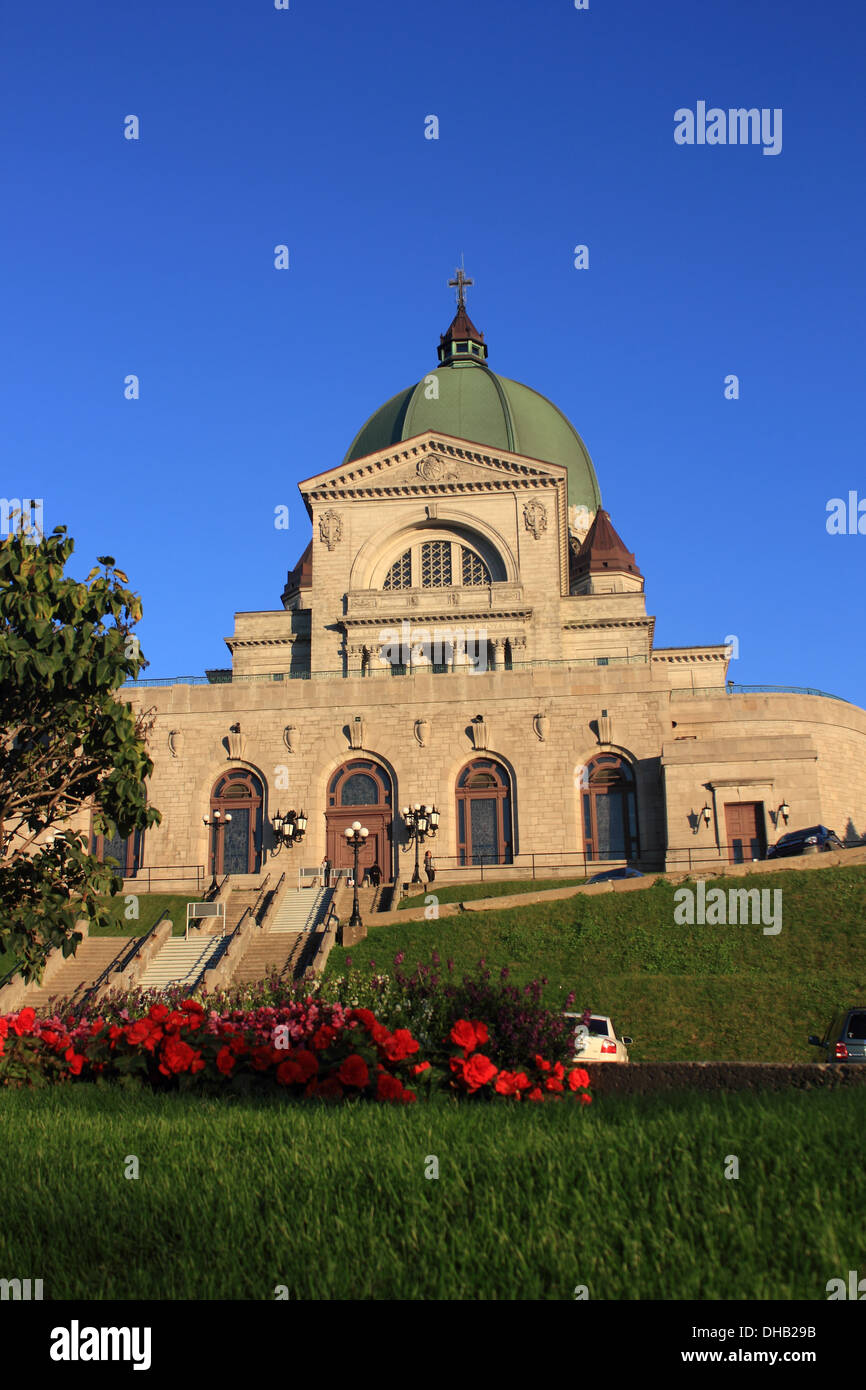 Saint joseph's oratory of mount royal hi-res stock photography and ...