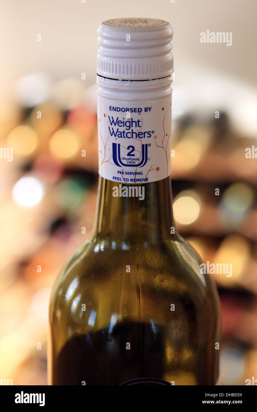 Lower calorie wine bottle - lid endorsed by weight watchers showing 2 ProPoints per serving Stock Photo