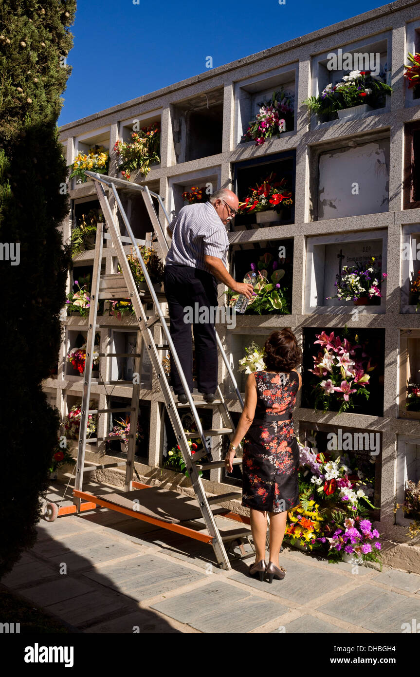 Spanish graveyard hires stock photography and images Alamy