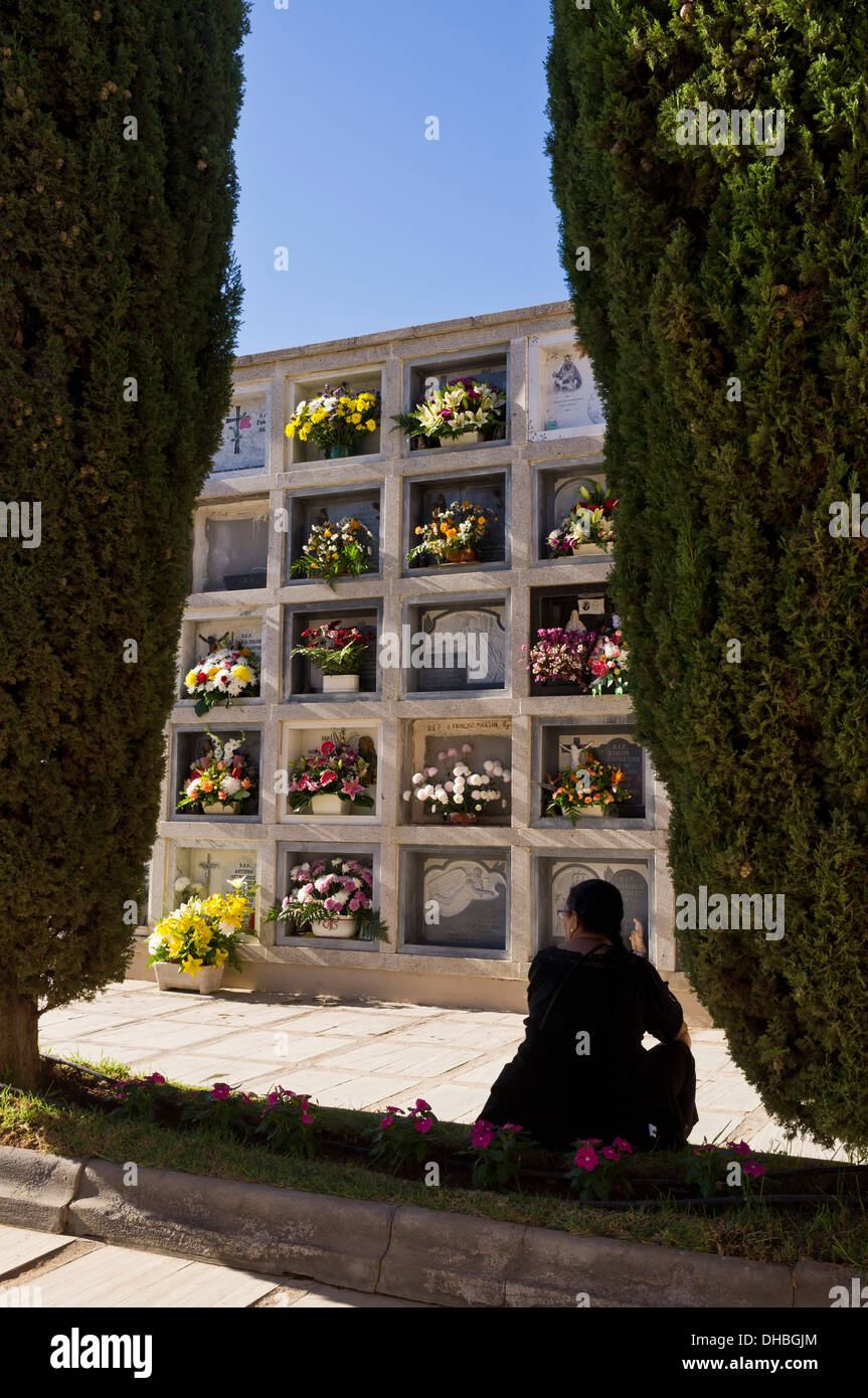 Spanish graveyard hires stock photography and images Alamy