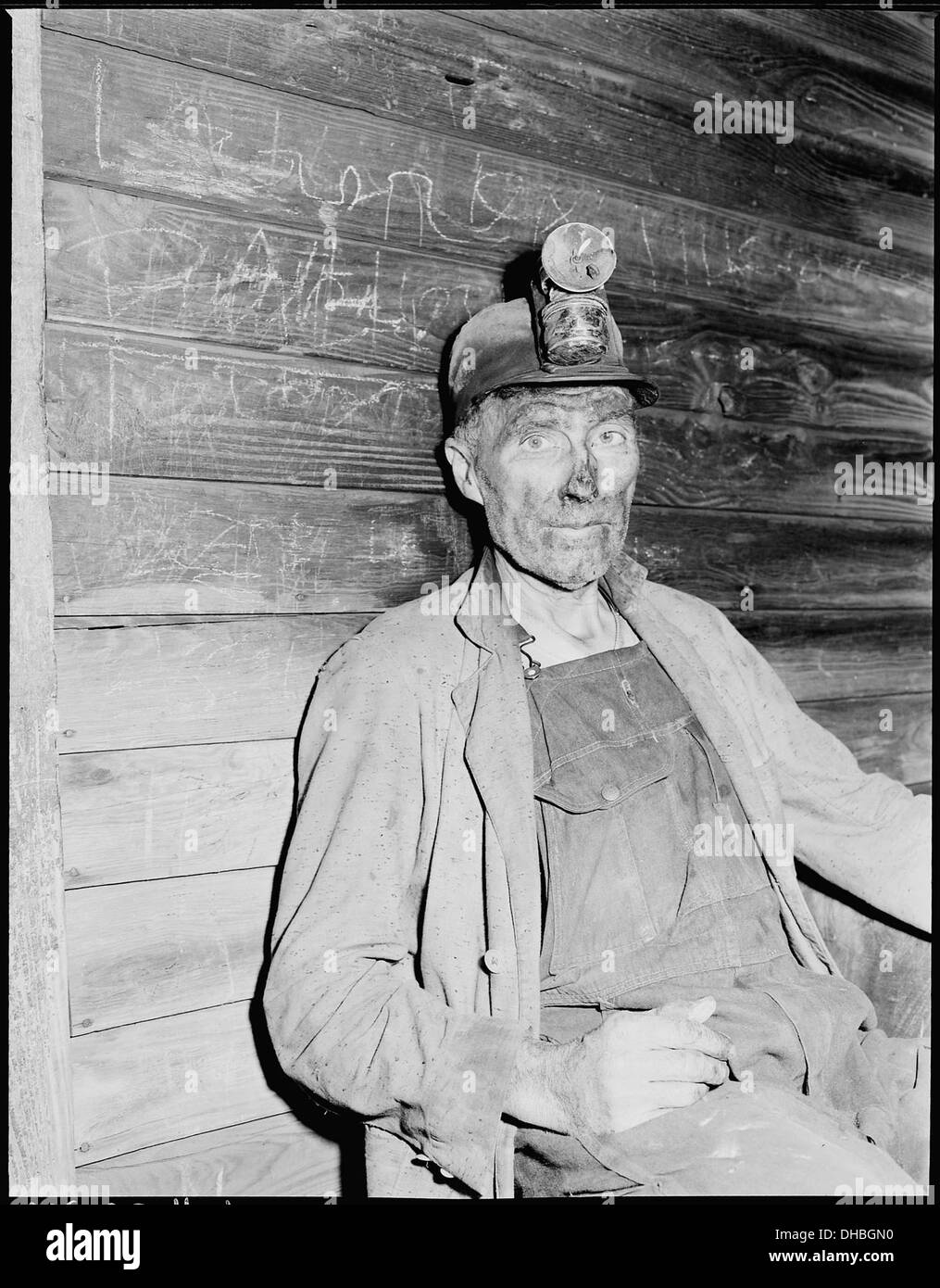 Blaine Sergent, coal loader. P V & K Coal Company, Clover Gap Mine, Lejunior, Harlan County, Kentucky. 541378 Stock Photo