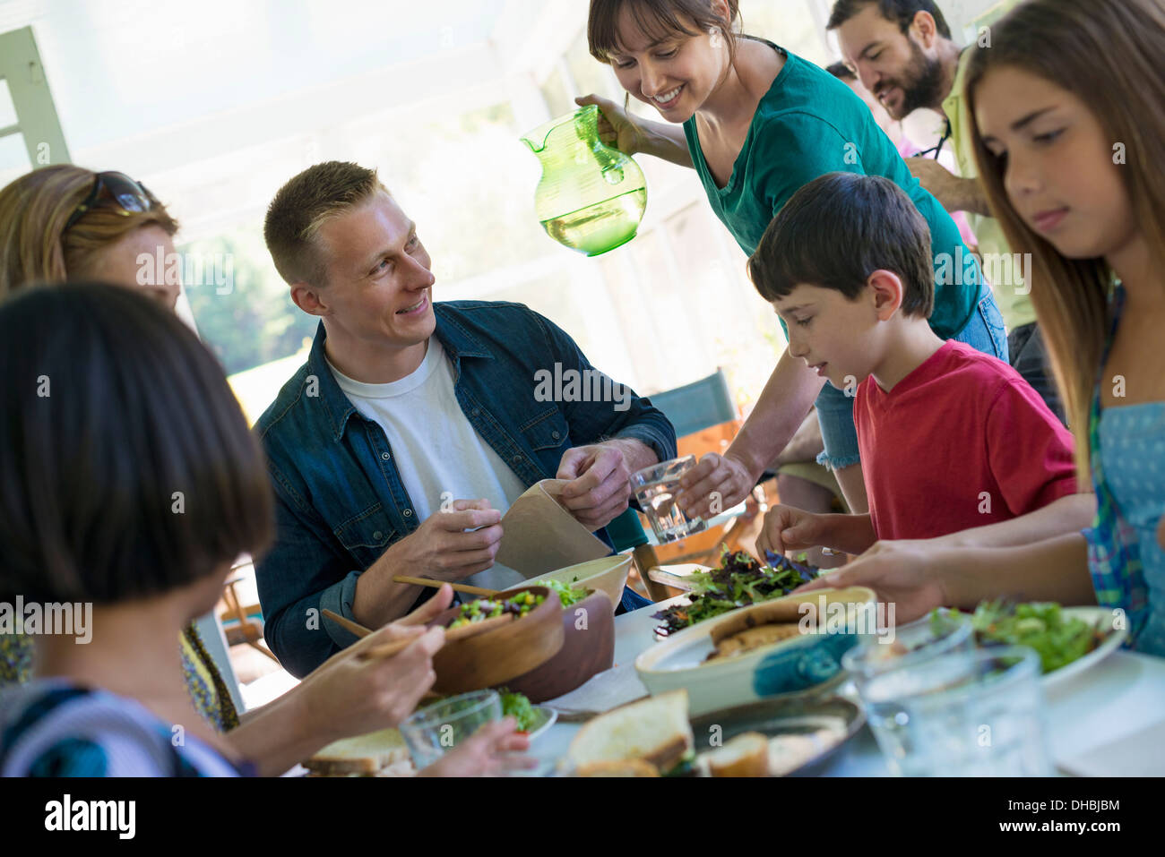 Family meal home table america hi-res stock photography and images - Alamy