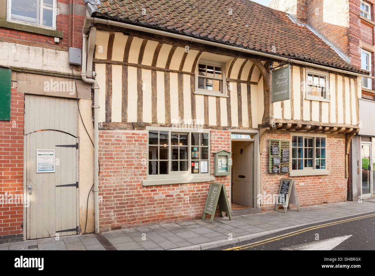 Old pubs. The old half timbered Prince Rupert public house, a 15th century pub in Newark on Trent, Nottinghamshire, England, UK Stock Photo