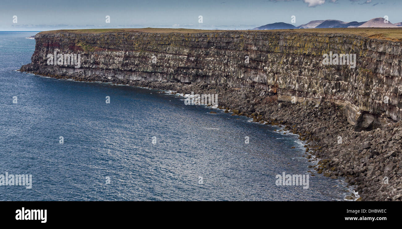 Bird cliffs, Krisuvik, Reykjanes Peninsula, Iceland Stock Photo
