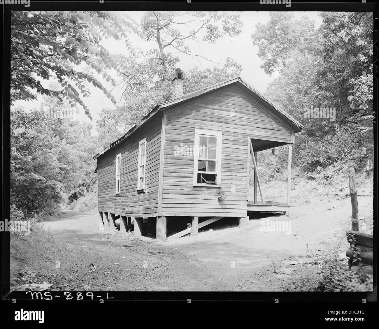 Home of Eddie Cain, miner, ... living in company housing project. Adams, Rowe & Norman Inc., Porter Mine, Adamsville... 540591 Stock Photo