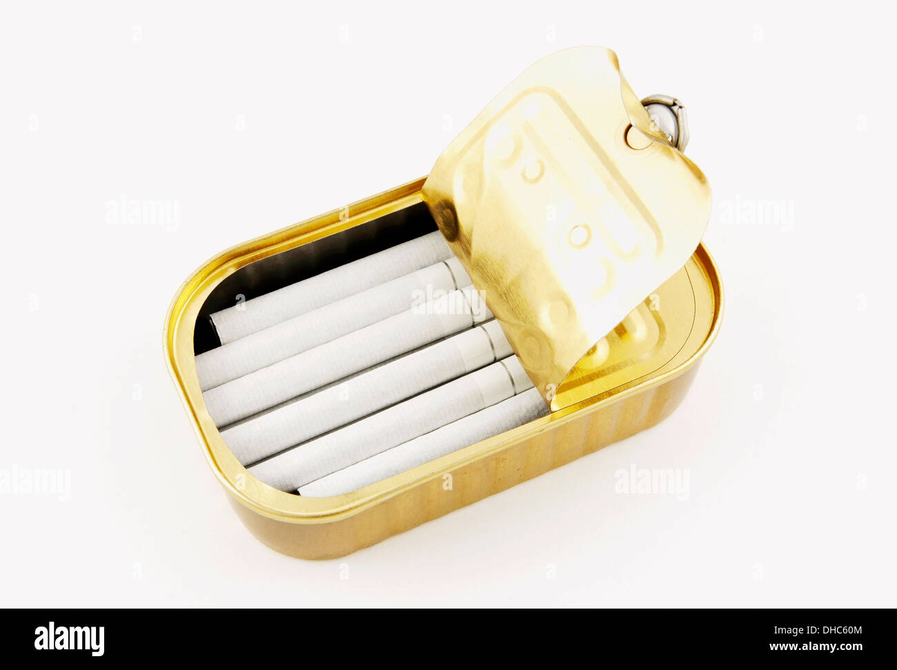 Can of cigarettes Stock Photo Alamy