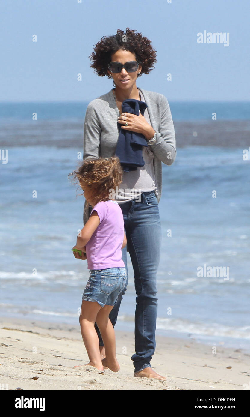 Halle Berry and Nahla Aubry walk along Malibu Beach with friends Malibu