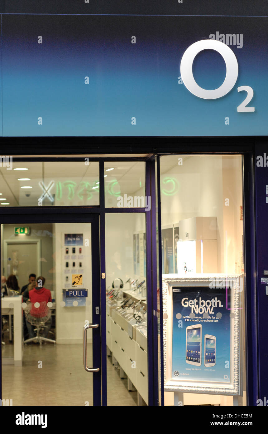 Mobile Phone Shop High Resolution Stock Photography and Images Alamy