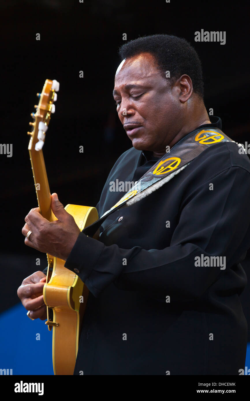 BENSON preforms on Jimmy Lyons Stage at the Monterey Jazz