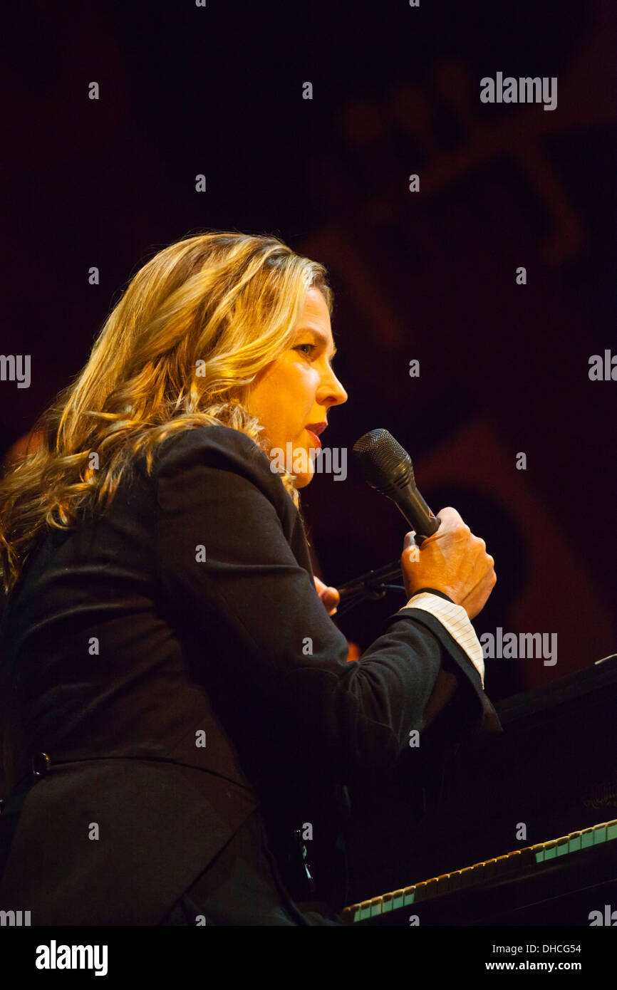 Diana krall hi-res stock photography and images - Alamy