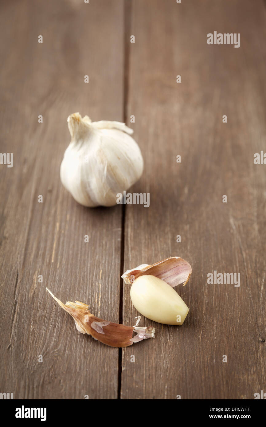 Garlic bulb and clove of garlic, studio shot Stock Photo Alamy