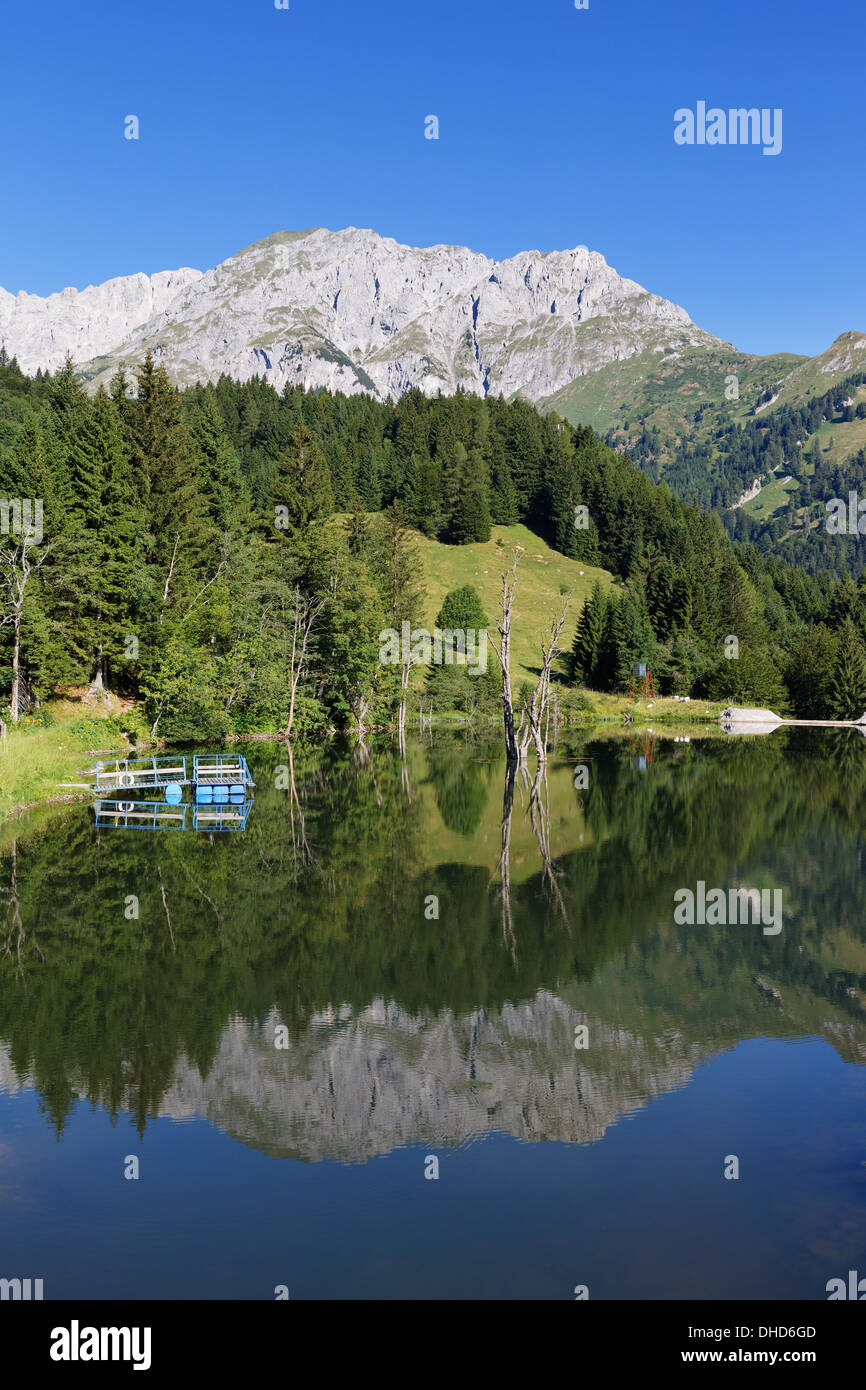 Austria, Carinthia, Carnic Alps, Cellonsee with Mooskofel Stock Photo