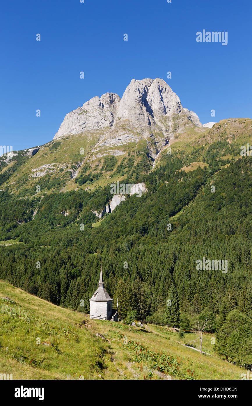 Austria, Carinthia, Carnic Alps, Chapel and Cellon Mountain Stock Photo