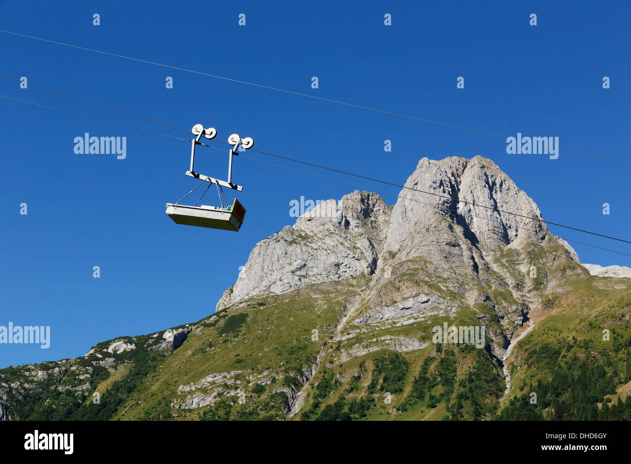 Austria, Carinthia, Carnic Alps, Cable car and Cellon Mountain Stock Photo