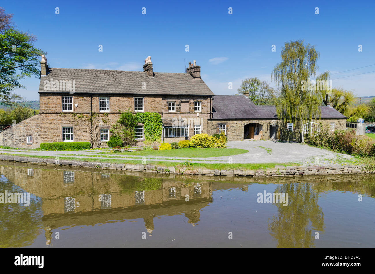 Top Lock House at the junction of the Peak Forest and Macclesfield canals, Marple, Greater Manchester, England Stock Photo