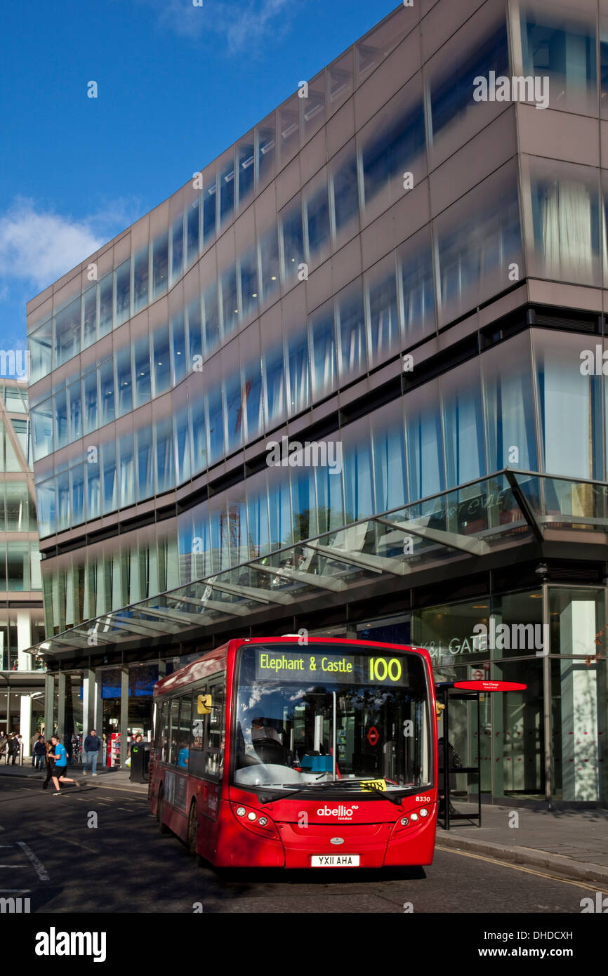 One New Change Shopping Centre and London Bus, Cheapside, London, England Stock Photo
