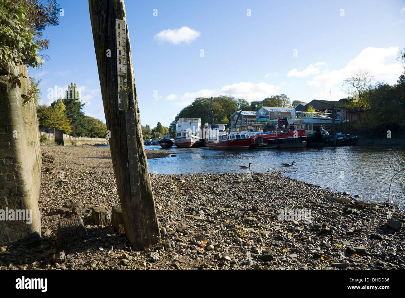 Thames river depth gauge / measure which indicates the water's height