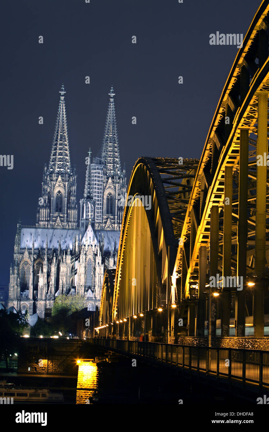 Cologne Cathedral at night Stock Photo Alamy
