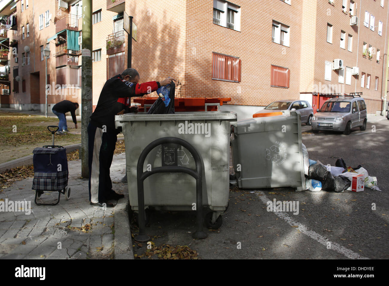 Madrid, Spain. 5th Nov, 2013. Street cleaners and garbage collectors