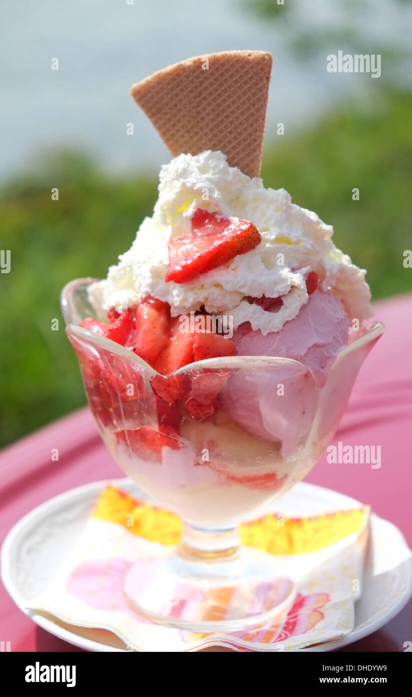 Whipped cream sundae hires stock photography and images Alamy