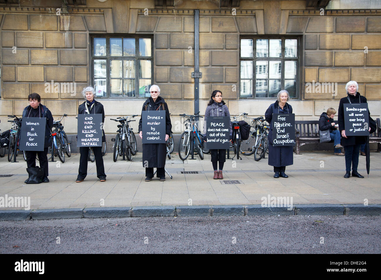 Women in black monthly vigil, Guildhall, Cambridge Stock Photo