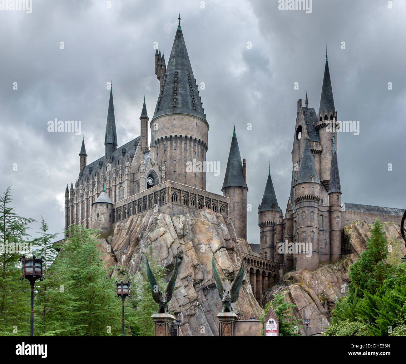 Castle harry potter hi-res stock photography and images - Alamy