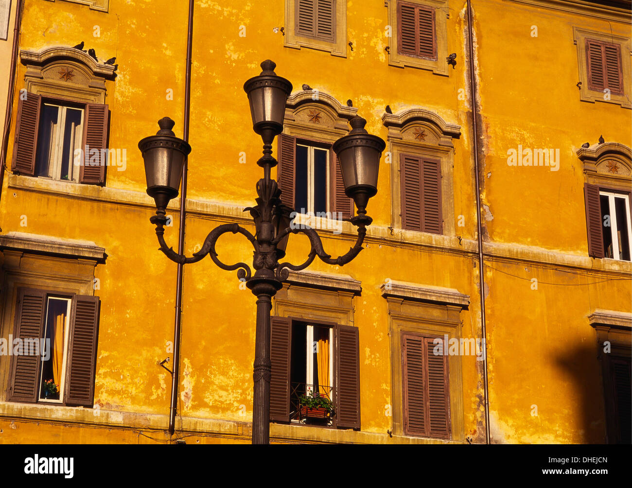 Building Exterior Showing Window Details, Rome, Italy Stock Photo - Alamy
