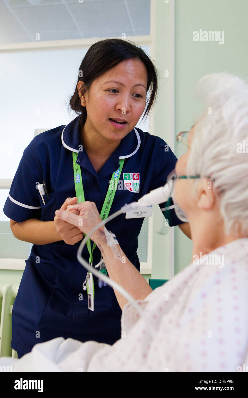 Happy nurse nhs hi-res stock photography and images - Alamy