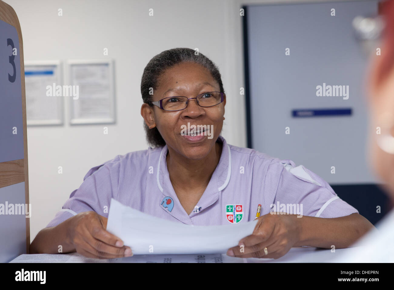Nhs nursing nurses nursing hi-res stock photography and images - Alamy