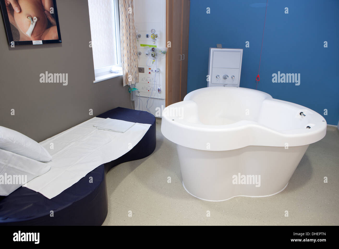 A maternity unit room with a birthing pool UK Stock Photo Alamy