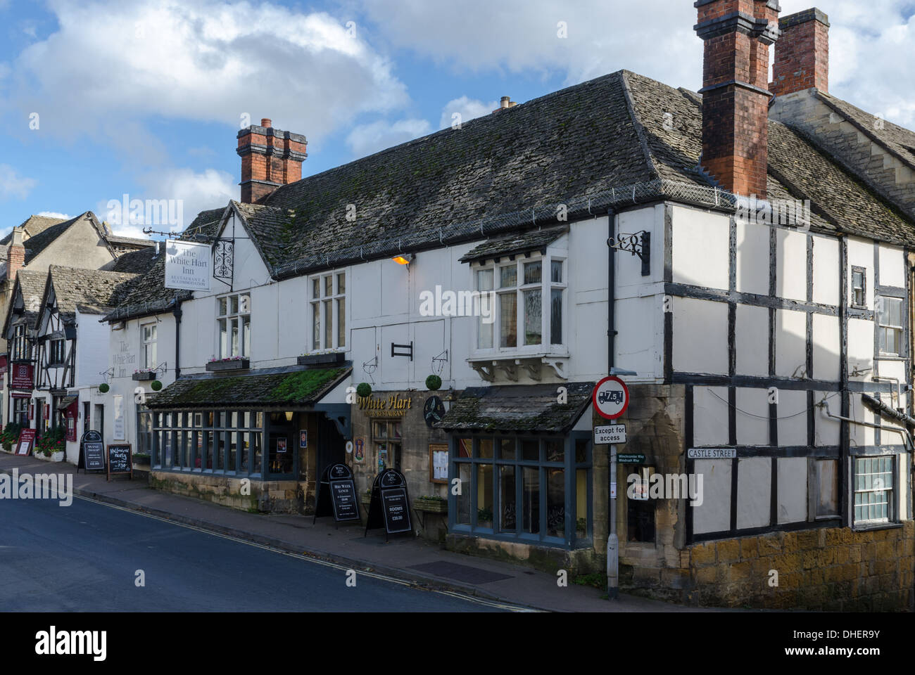 The White Hart Inn Restaurant and Hotel in the Cotswold town of Winchcombe Stock Photo