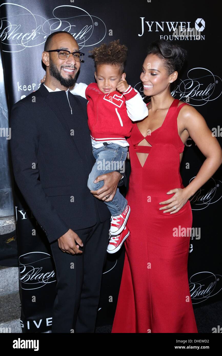 New York, NY, USA. 7th Nov, 2013. Swizz Beatz and Alicia Keys with son(02)