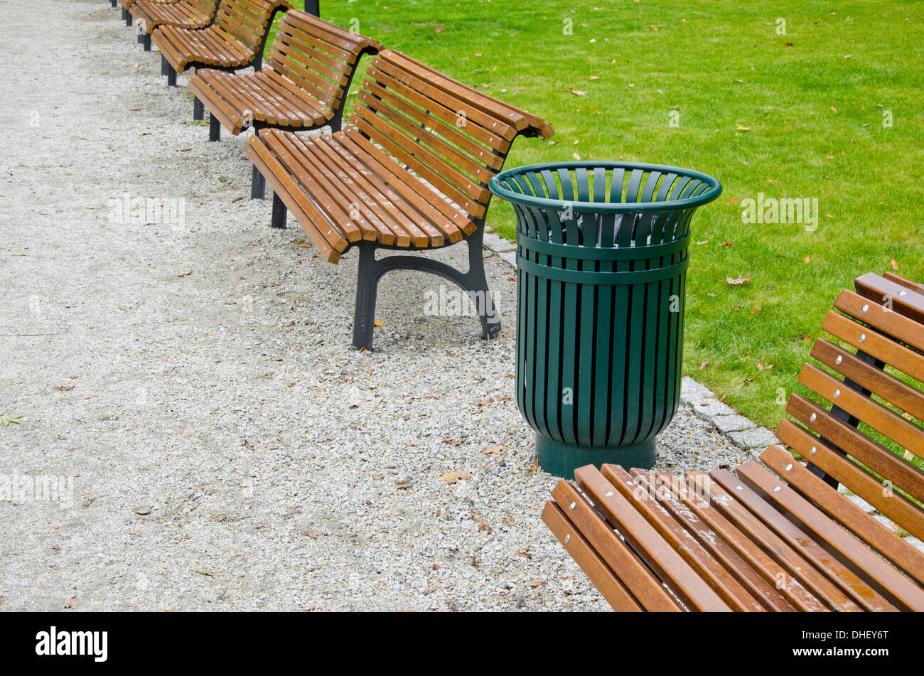 Garbage bin bench in park hi-res stock photography and images - Alamy