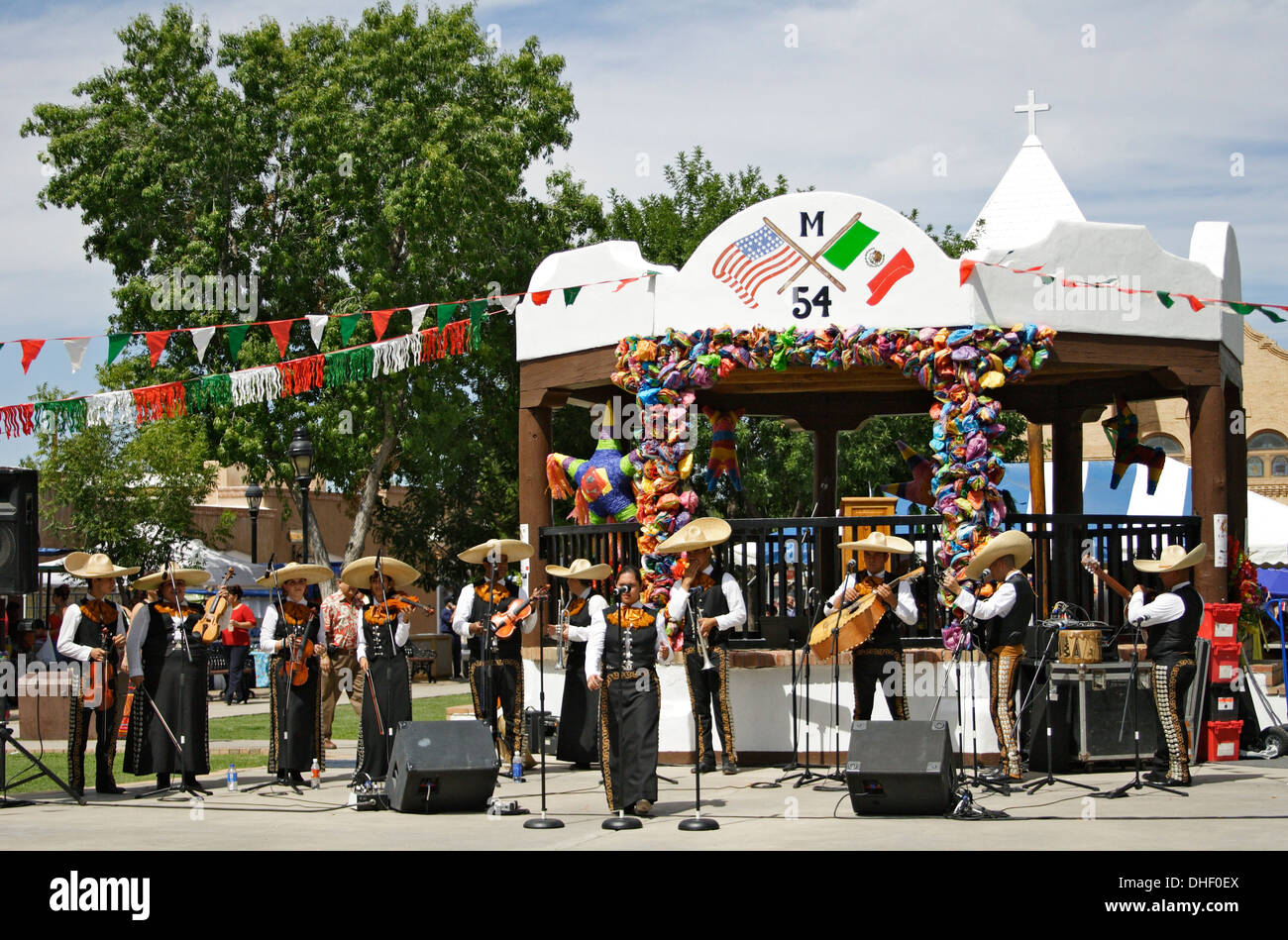 how are cinco de mayo and mexican independence day similar