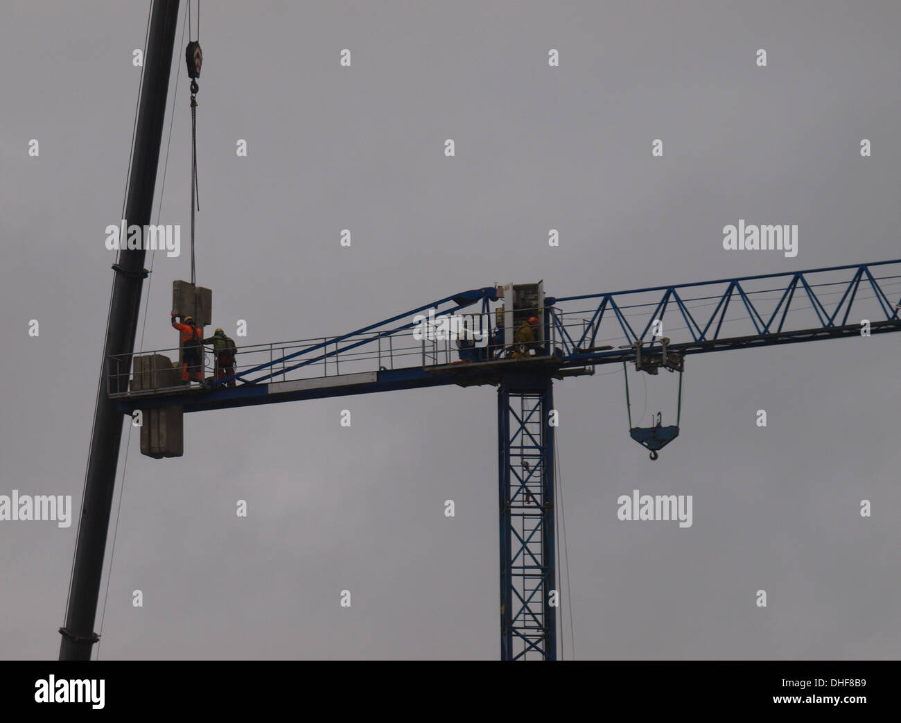 Tower crane counterweight hires stock photography and images Alamy