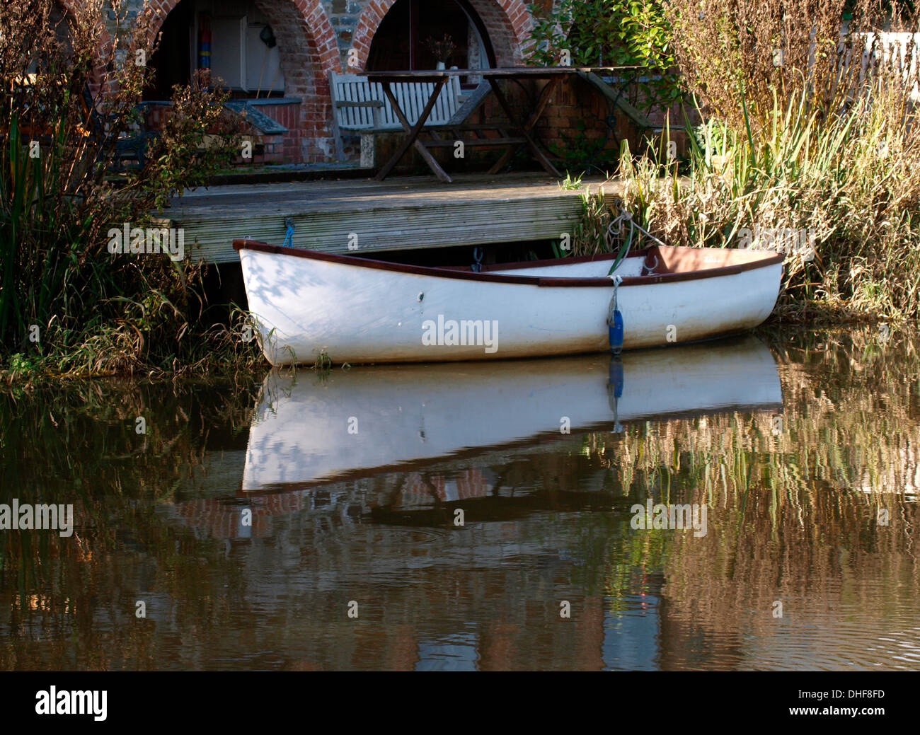 Moored up rowing boat hi-res stock photography and images - Alamy