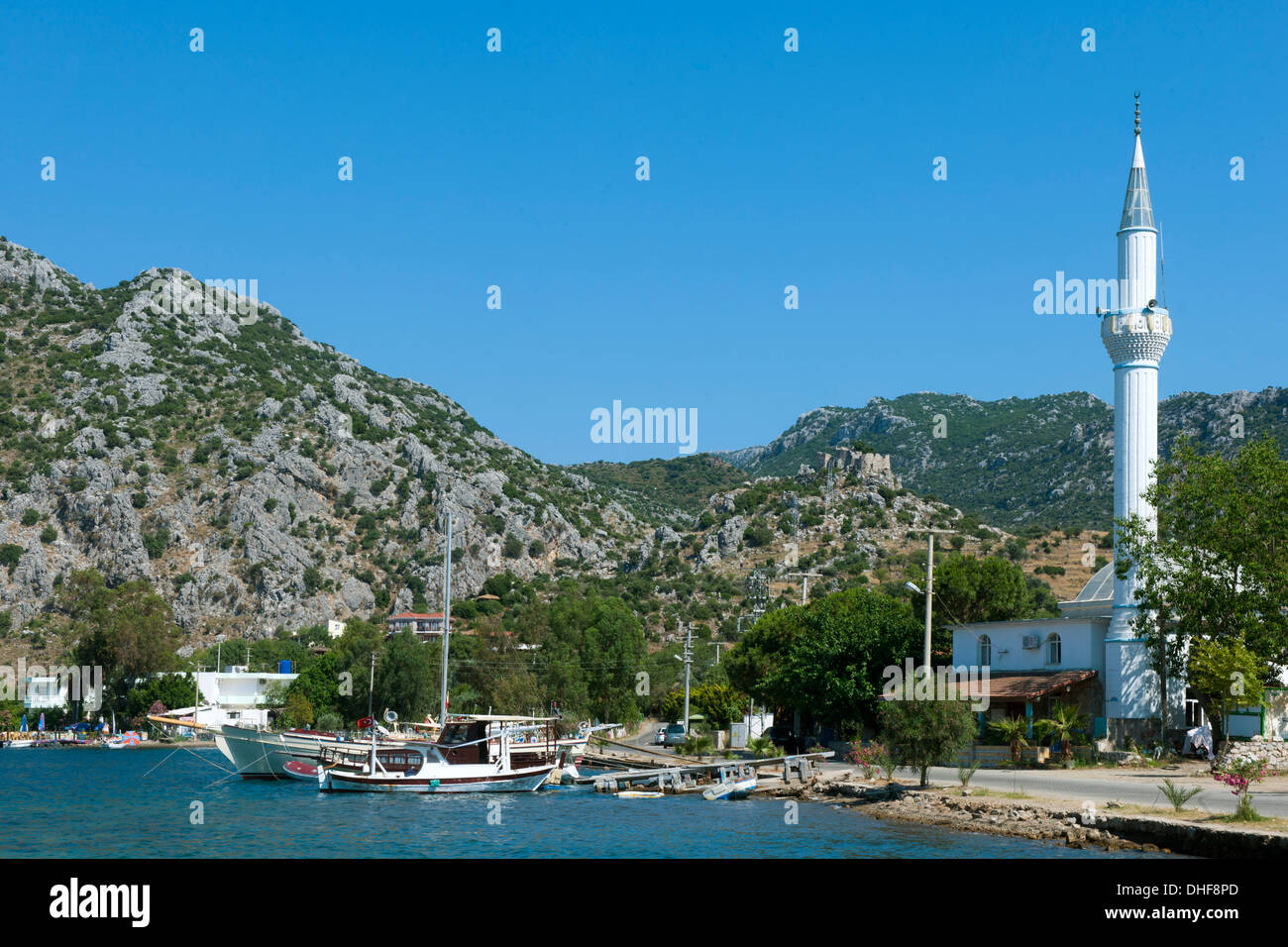 Türkei, Provinz Mugla, Bozburun-Halbinsel, Selimiye, Hafen und Moschee Stock Photo