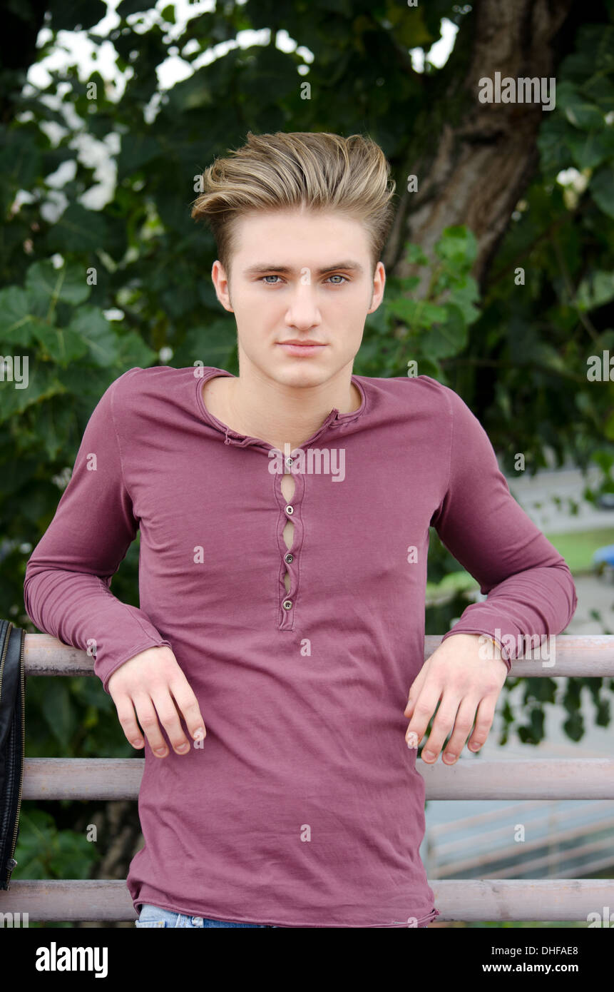 Blond hair blue eyed young man hi-res stock photography and images - Alamy