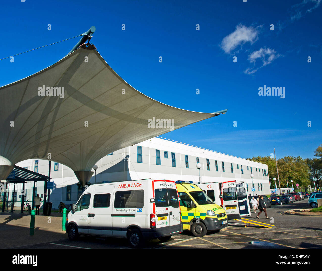 Ambulances parked in front of Queen Elizabeth Hospital, Woolwich, South East London, Greater London, England, United Kingdom Stock Photo
