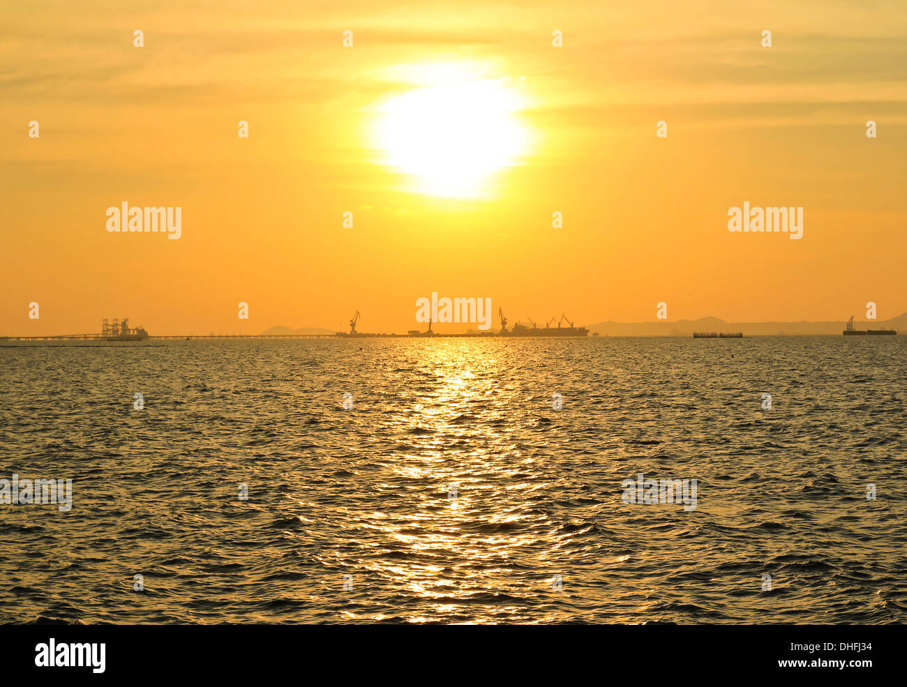 Sea sunset landscape hi-res stock photography and images - Alamy